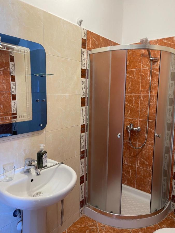 Sina Apartments Саранде Екстериор снимка
